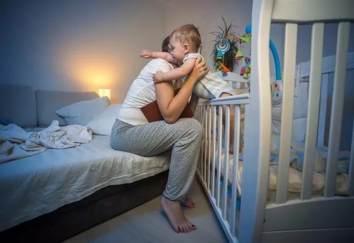 بیدار شدن مکرر نوزاد